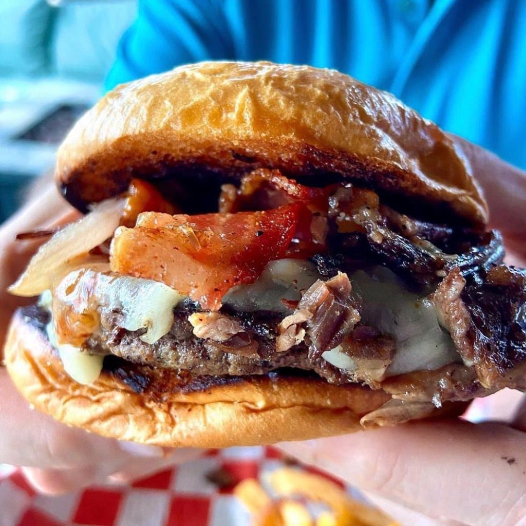 308706710_5567196169992628_8701190129084454092_n-1024x1024